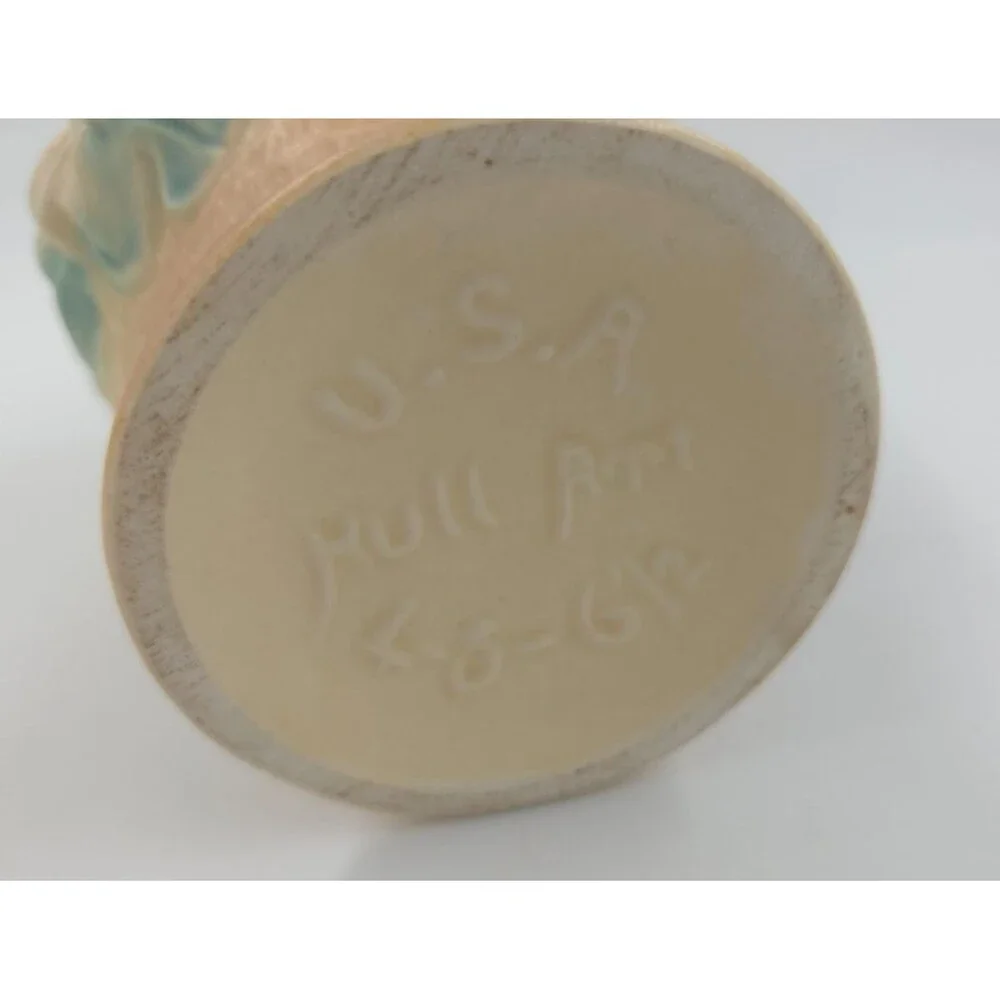 Hull Pottery Vase Water Lily L-5 6 1/2